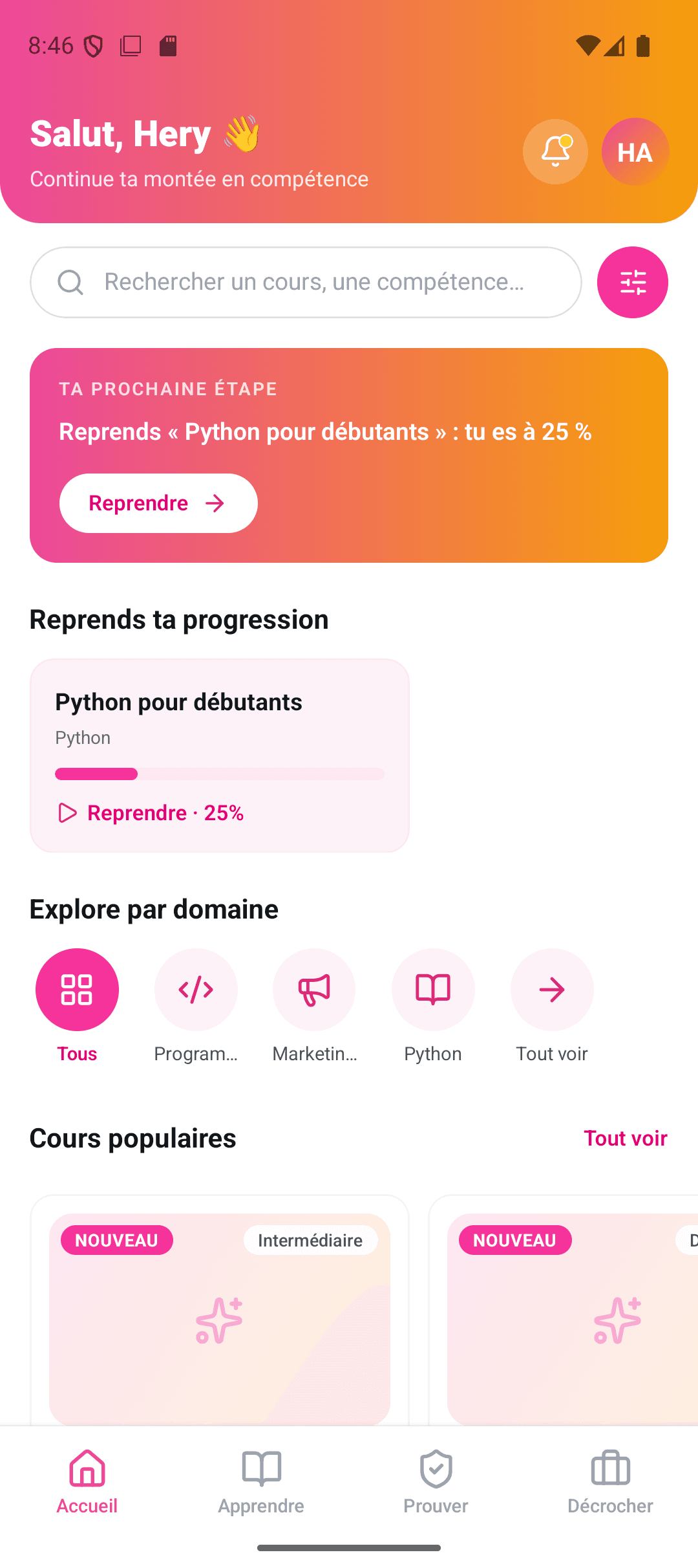 The ZahoUp mobile app home screen: course resume, domains and popular courses